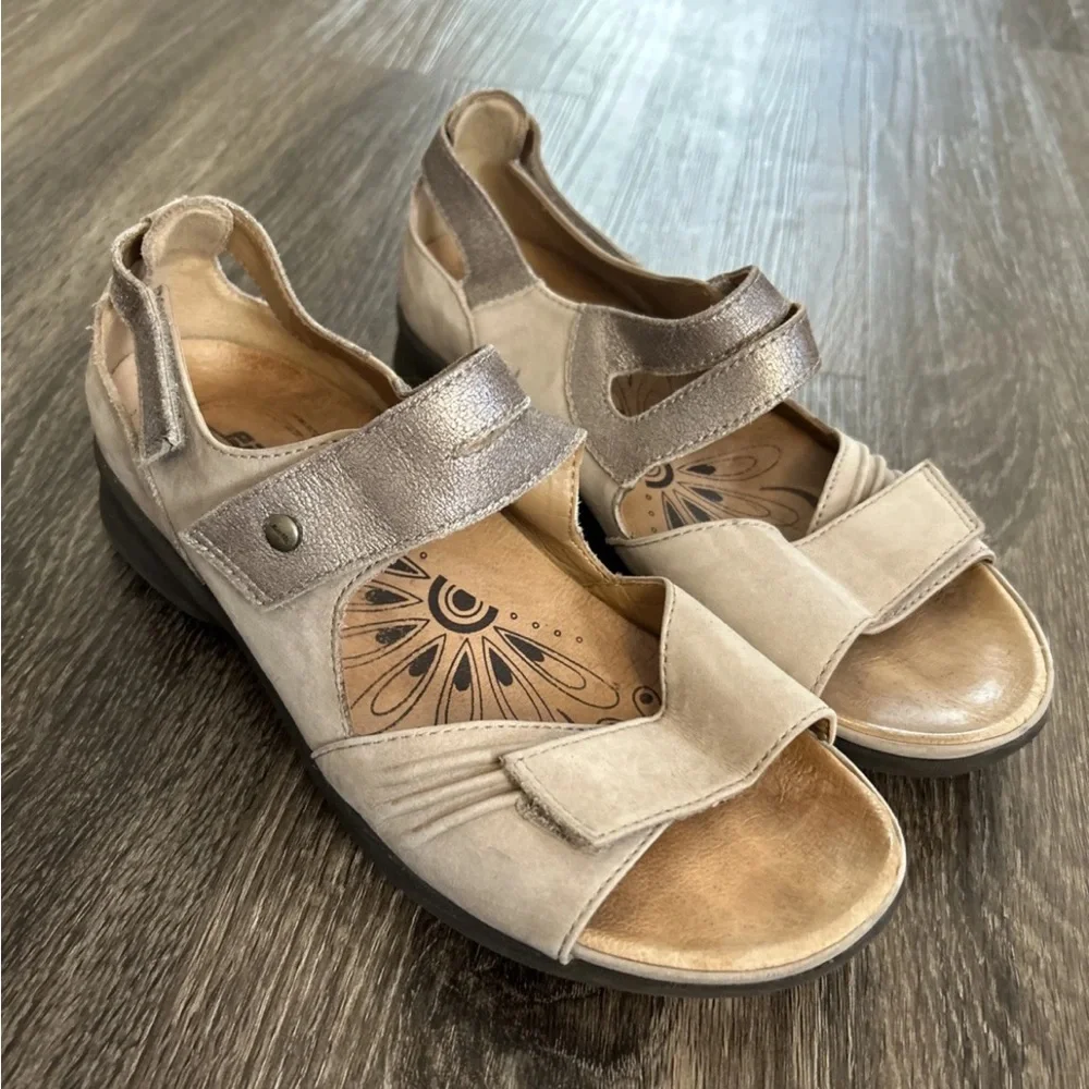 Earth Sandals Womens 7.5D W Apex Taupe Wide Strappy Leather Casual Open Toe